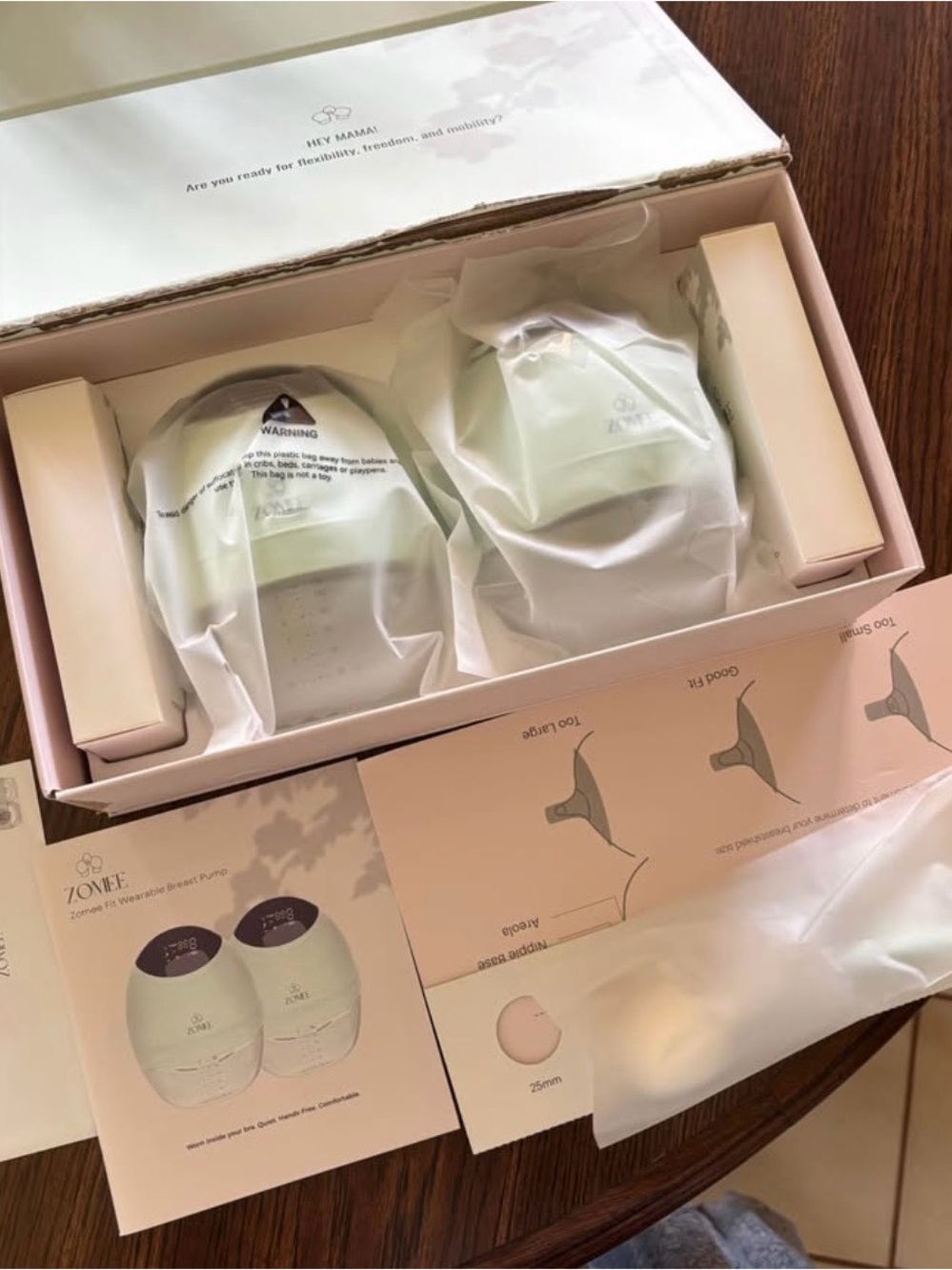 NEW Zomee Fit Wearable Pump Set of 2
